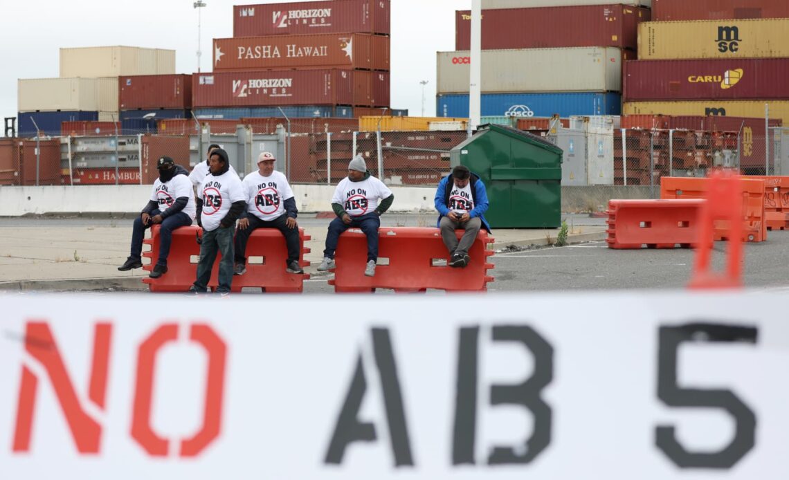 Shippers avoiding Port of Oakland as trucker protests stop trade