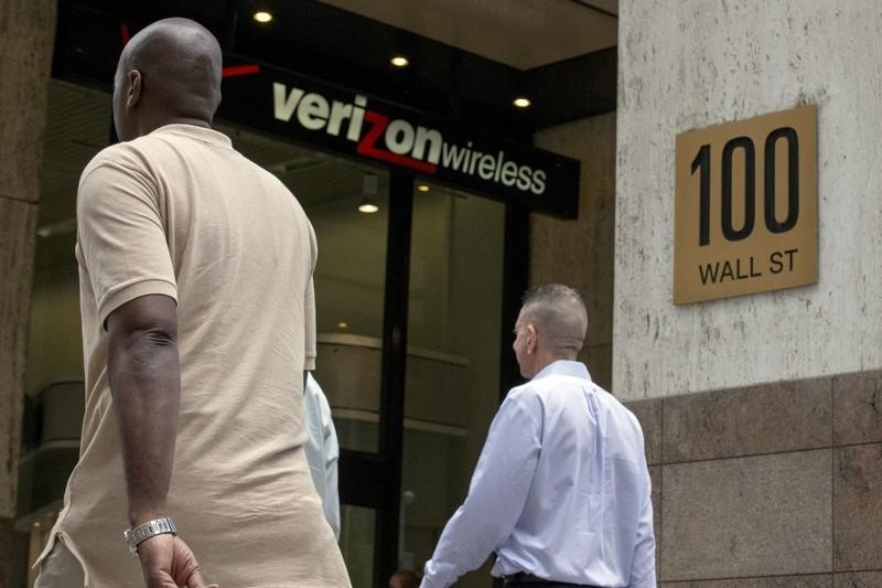 Consolidated Communications Shares Soar 16% on Sale of Wireless Investments to Verizon for $490M