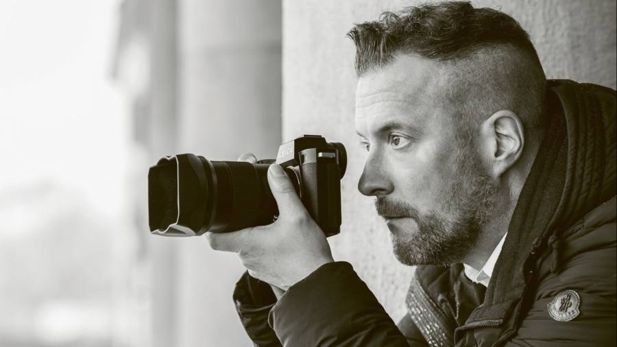UBS chief risk officer quits to become professional photographer