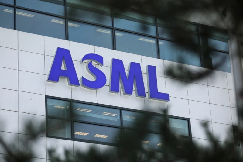 ASML Q1 sales outlook tops forecasts despite near-term uncertainty