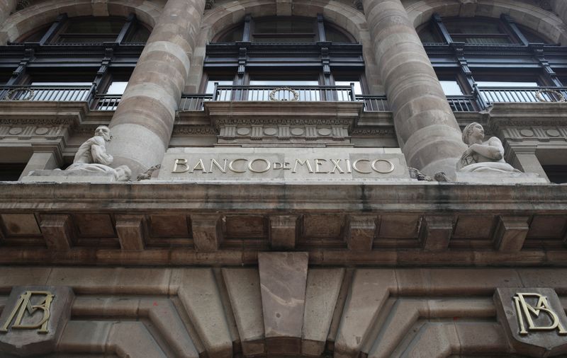 Mexico's Mejia says Banxico should consider decoupling from U.S. Fed - report