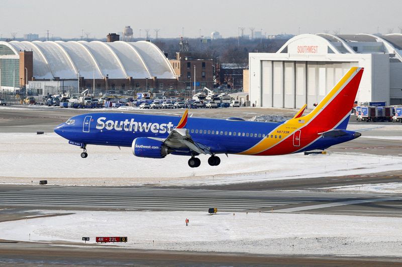 Southwest to tell U.S. lawmakers 'we messed up' during holiday meltdown
