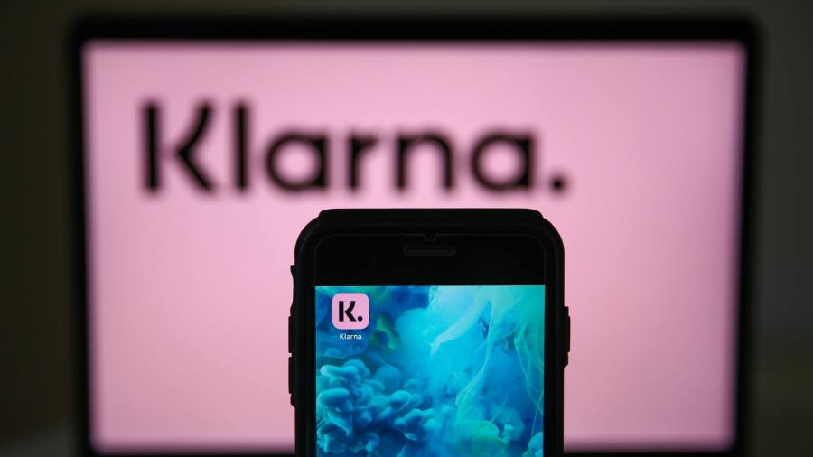 Klarna’s losses halve as Swedish fintech predicts return to profit