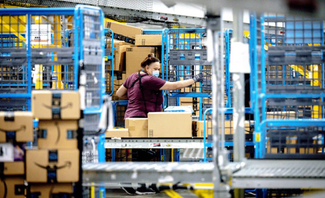 Amazon adding 250,000 workers for the holidays and bumping average pay
