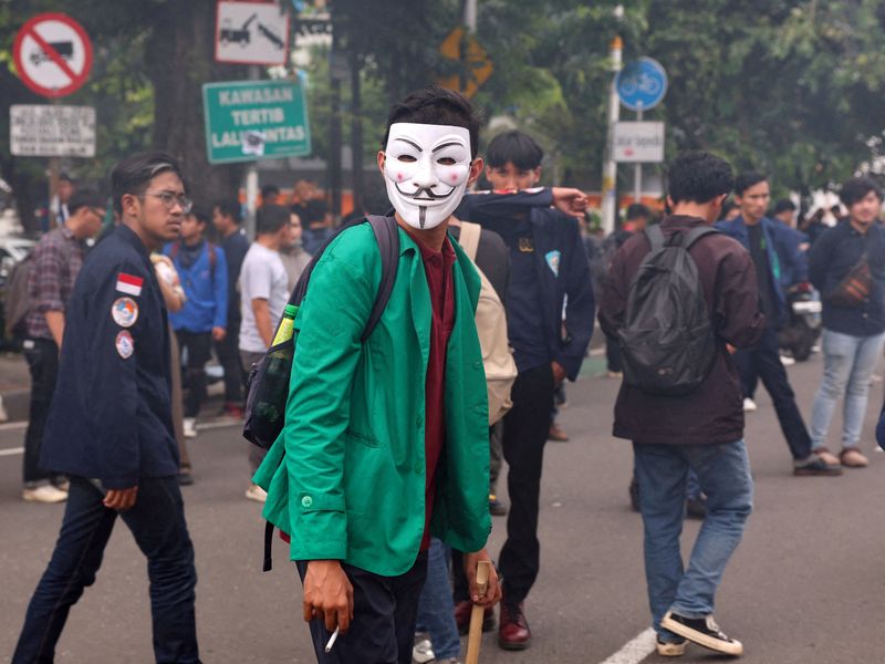 Indonesia students plan to protest alleged poll interference