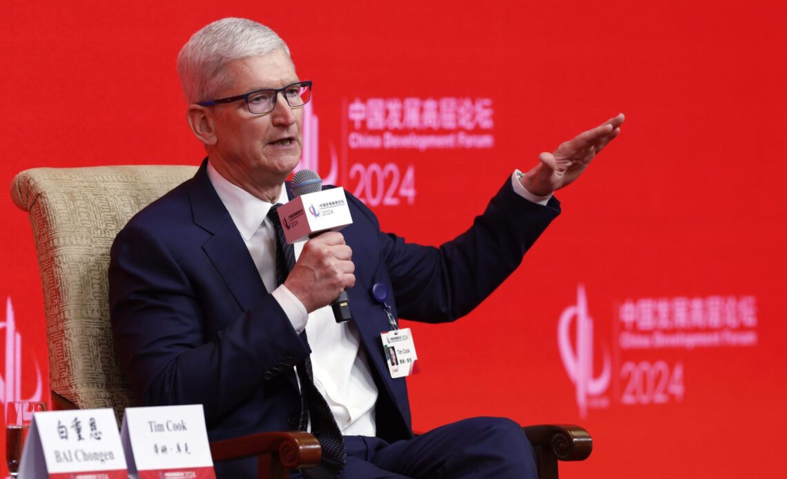 Apple CEO Tim Cook investing in Vietnam, report says