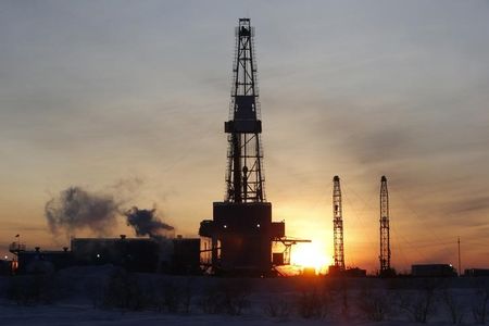 Oil prices slip from highs; Middle East tensions, steady OPEC output offer support By Investing.com