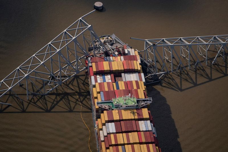 Body camera video captures first reactions to Baltimore bridge collapse By Reuters