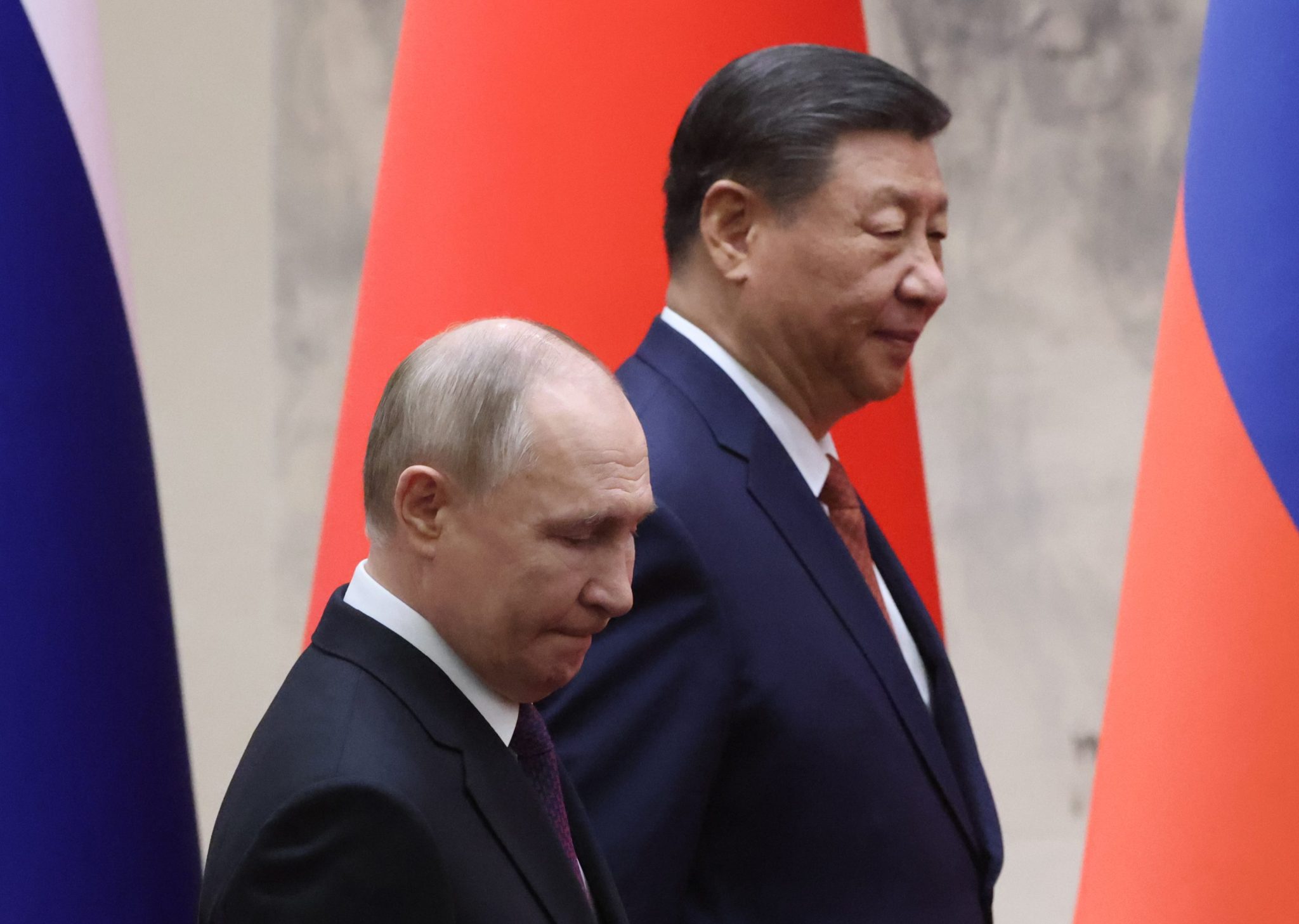 Russia economy: Relying more China’s yuan is backfiring