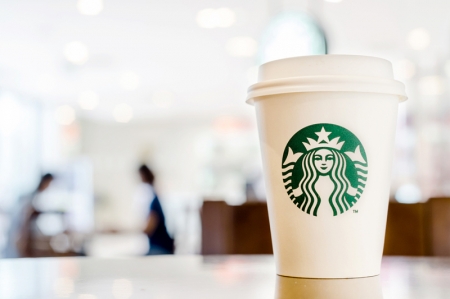 Starbucks stock faces 20% drop as new CEO’s strategy falters – Jefferies By Investing.com