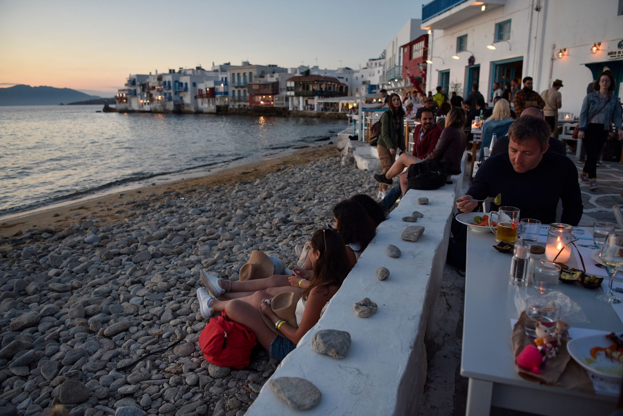 Tourism revenue drops in Greece despite sharp summer tourism crunch