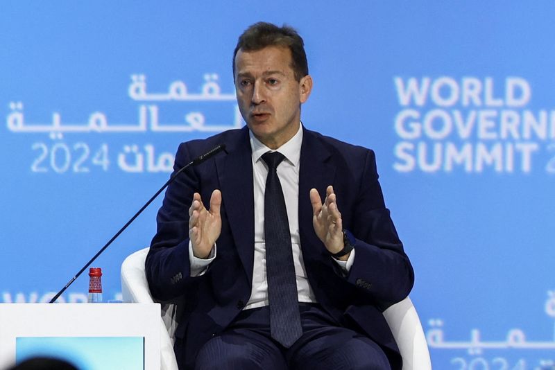 © Reuters. FILE PHOTO: Airbus SE CEO Guillaume Faury speaks as he attends a session of the World Governments Summit, in Dubai, United Arab Emirates, February 12, 2024. REUTERS/Amr Alfiky/File Photo