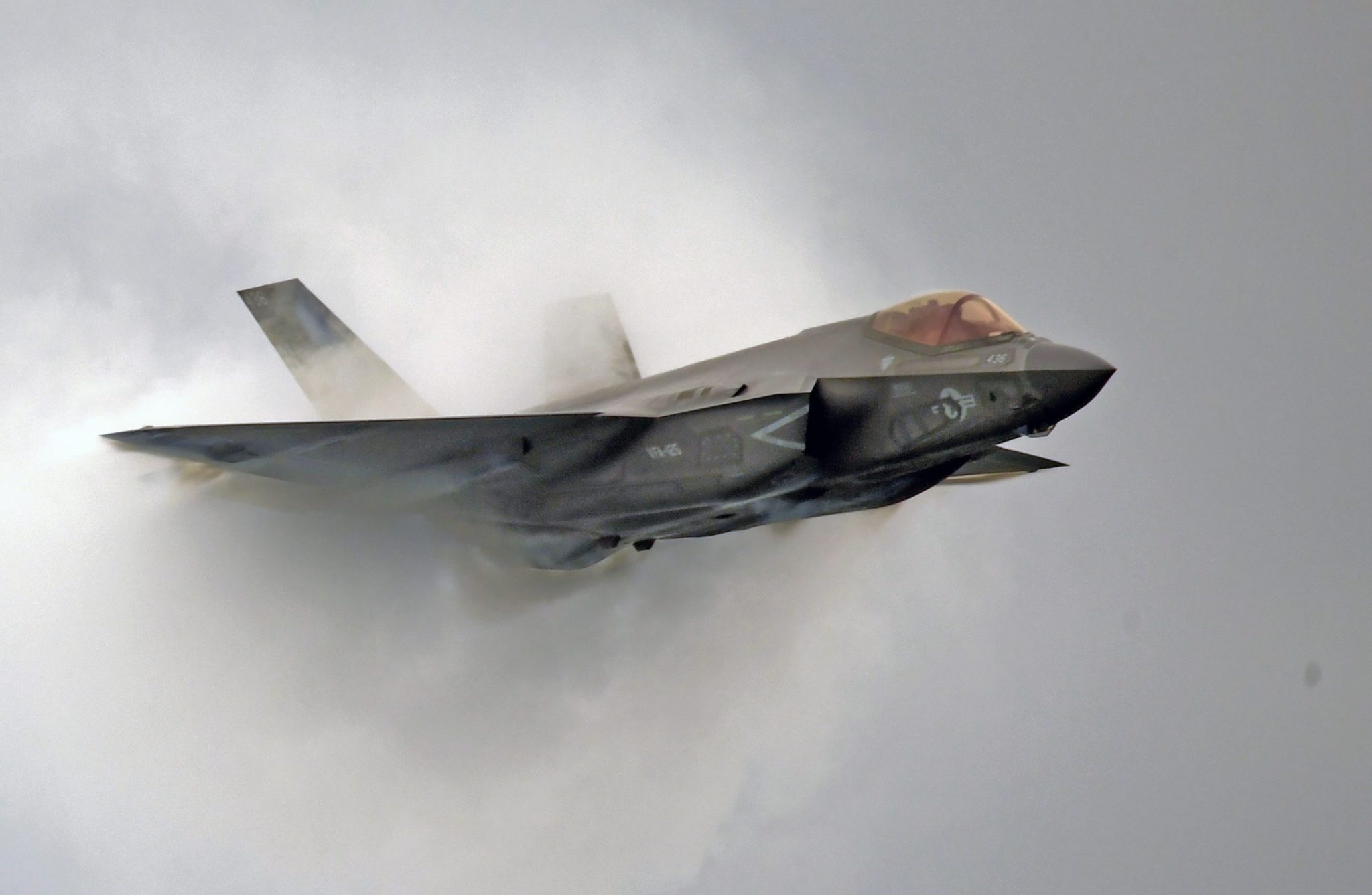 Elon Musk takes aim at the F-35, the costliest weapons program