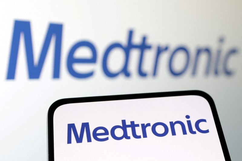 © Reuters. FILE PHOTO: Medtronic Plc logo is seen displayed in this illustration taken, April 10, 2023. REUTERS/Dado Ruvic/Illustration/File photo