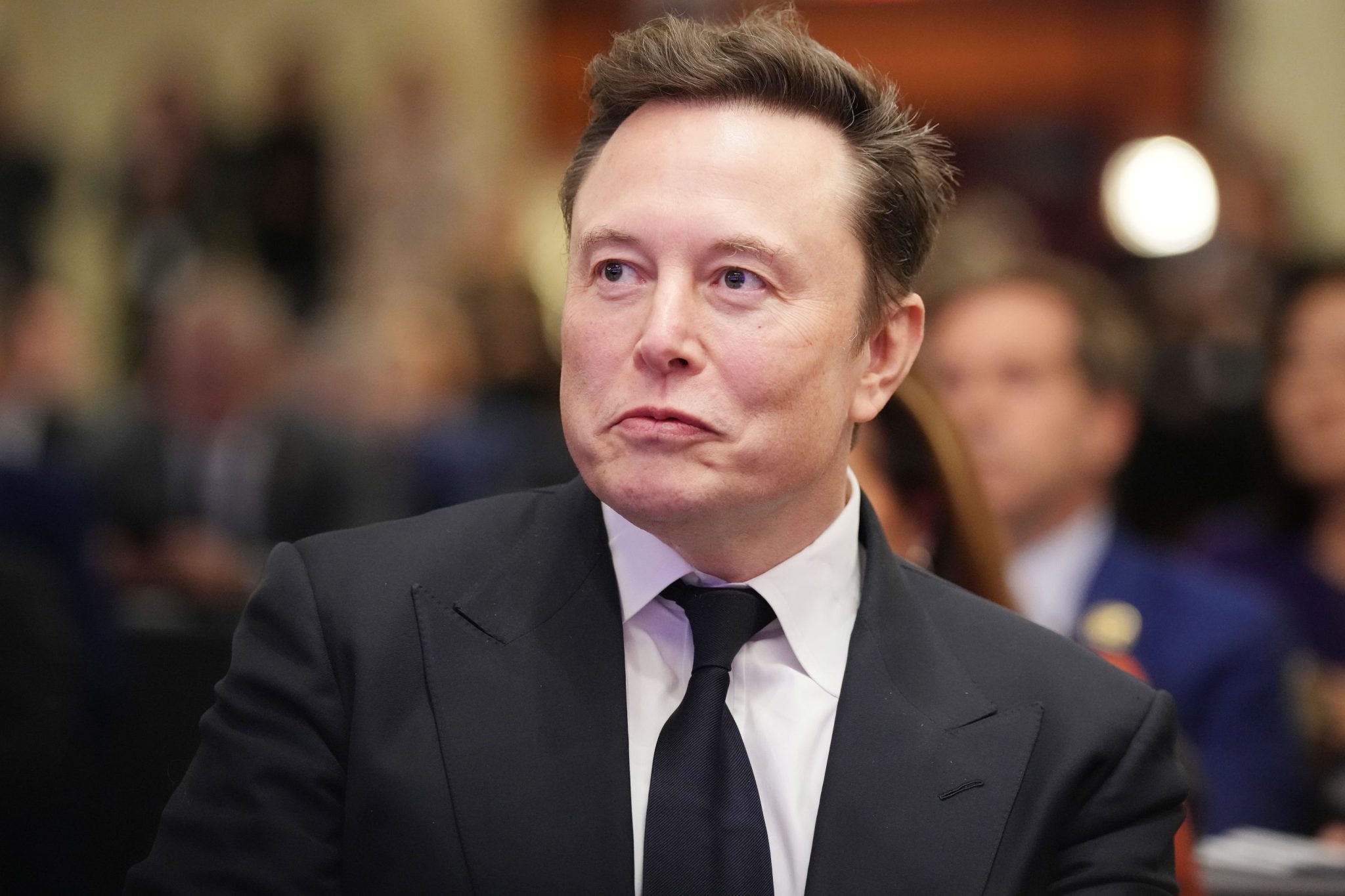 Musk avoids punishment after paying airfare for SEC staff