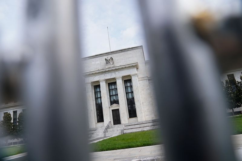 © Reuters. FILE PHOTO: The exterior of the Marriner S. Eccles Federal Reserve Board Building is seen in Washington, D.C., U.S., June 14, 2022. REUTERS/Sarah Silbiger/File photo