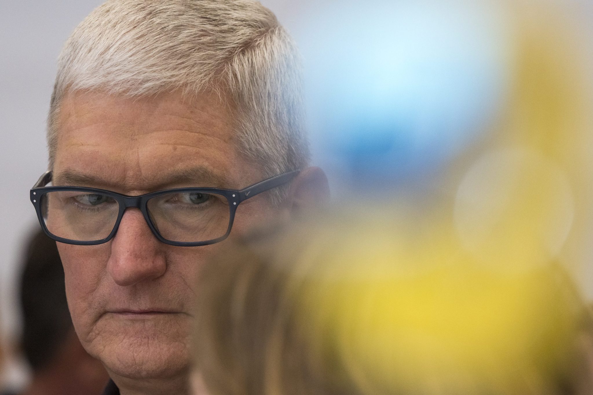 Current Apple employee sues company for allegedly snooping on staffers' personal devices