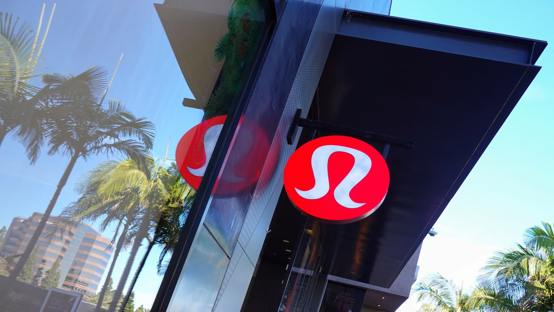 Playing Lululemon ahead of earnings with a stock substitution options strategy